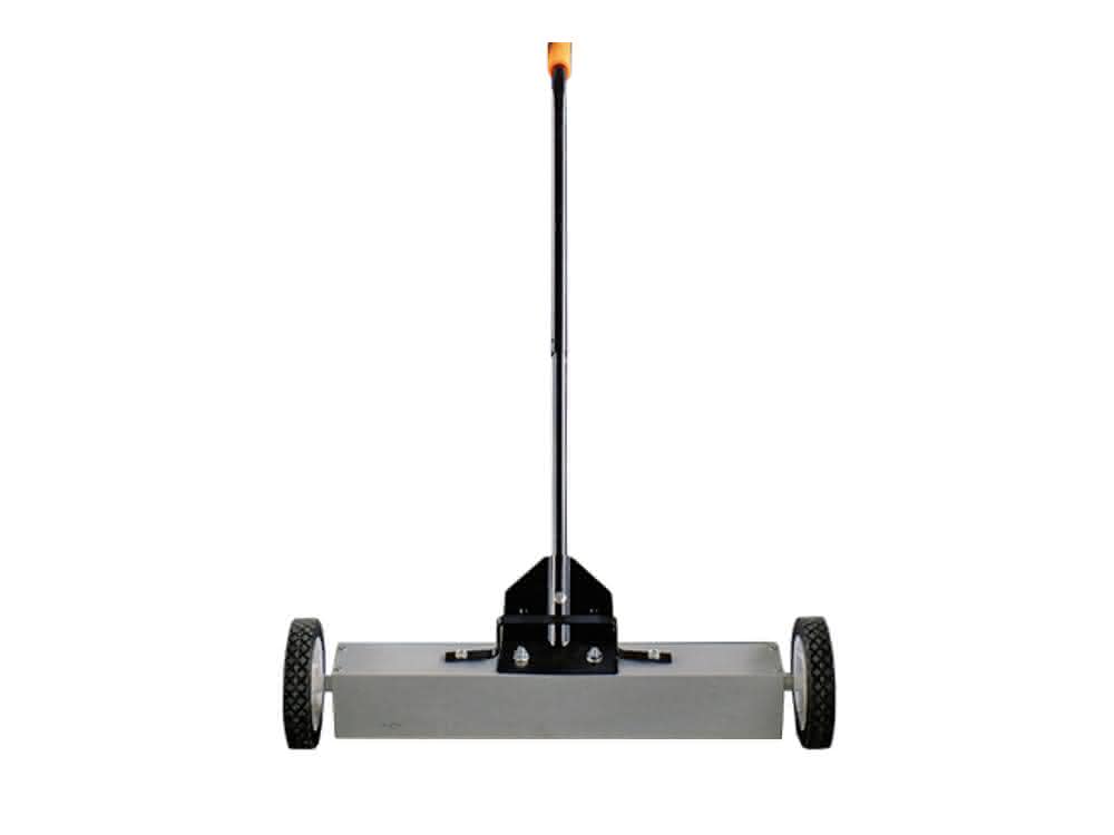 Hand-held magnetic broom
