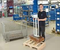 Vacuum lifter: Dive into the box standing up