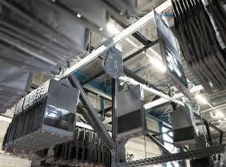 Automatisch Entladen: Dematic optimiert Taschensortiersystem