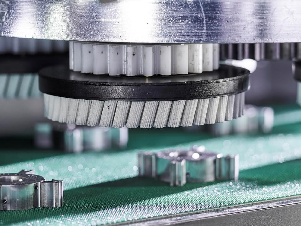 The planetary brushes are driven directly via the central unit using gear wheels without an additional gearbox.