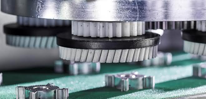 The planetary brushes are driven directly via the central unit using gear wheels without an additional gearbox.