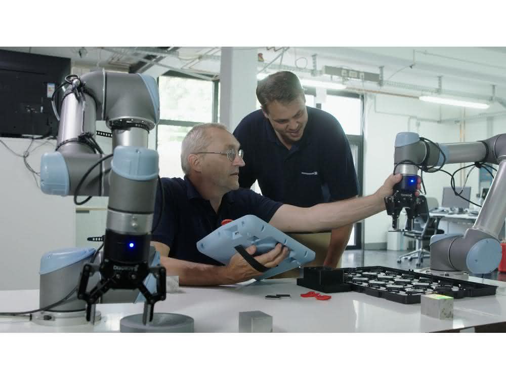 Cobot during programming