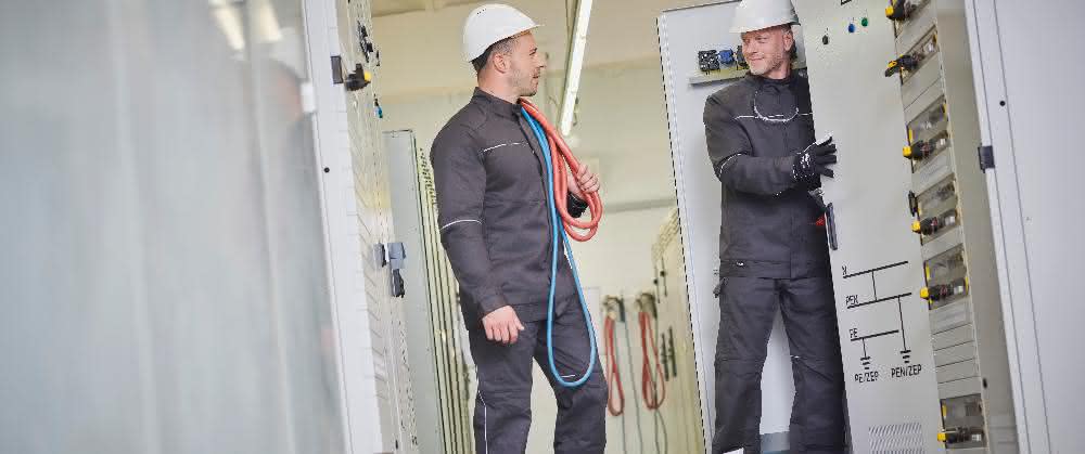 Gegen die thermischen Gefahren eines Lichtbogens Schutzkleidung