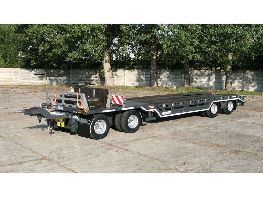 AnhängerTieflader von Zandt Cargo