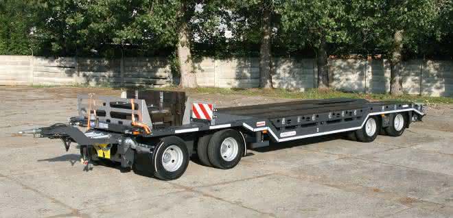 AnhängerTieflader von Zandt Cargo