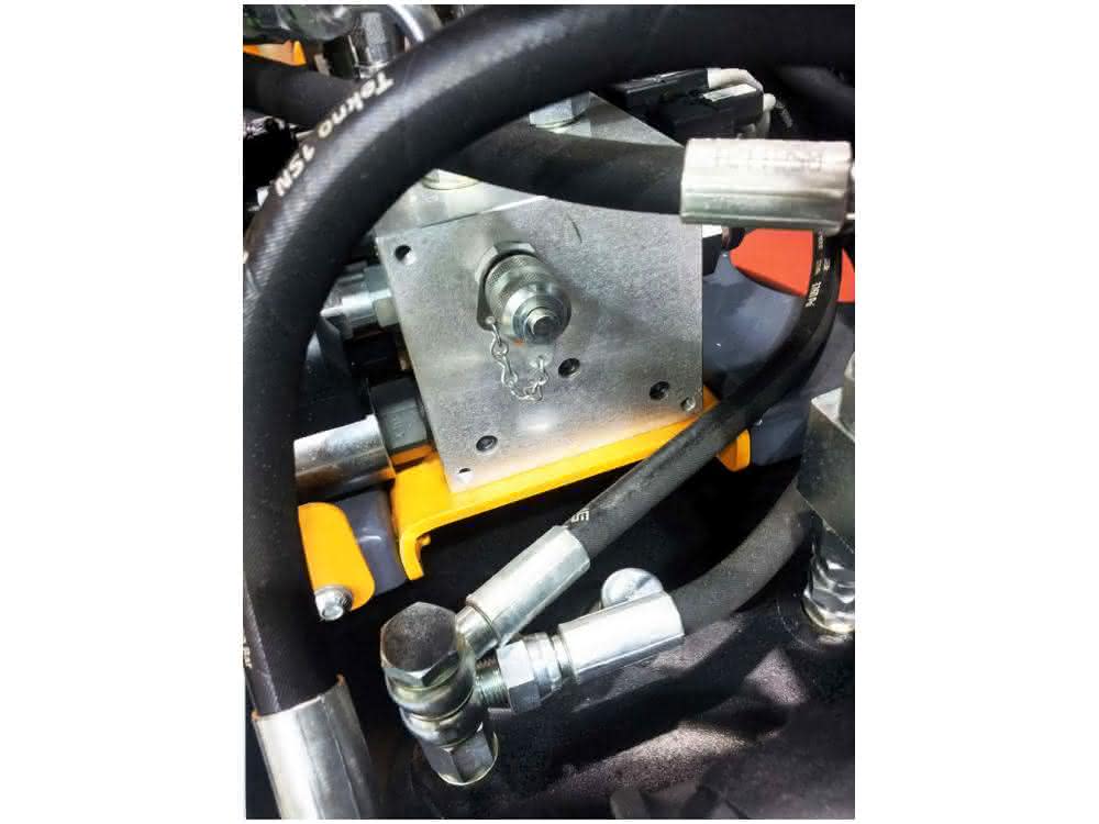 Measuring coupling in a hydraulic system Measuring coupling