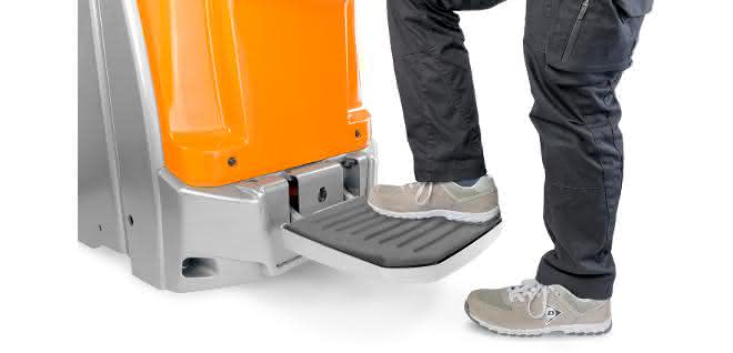 Electric pallet truck: Agile on the ramp