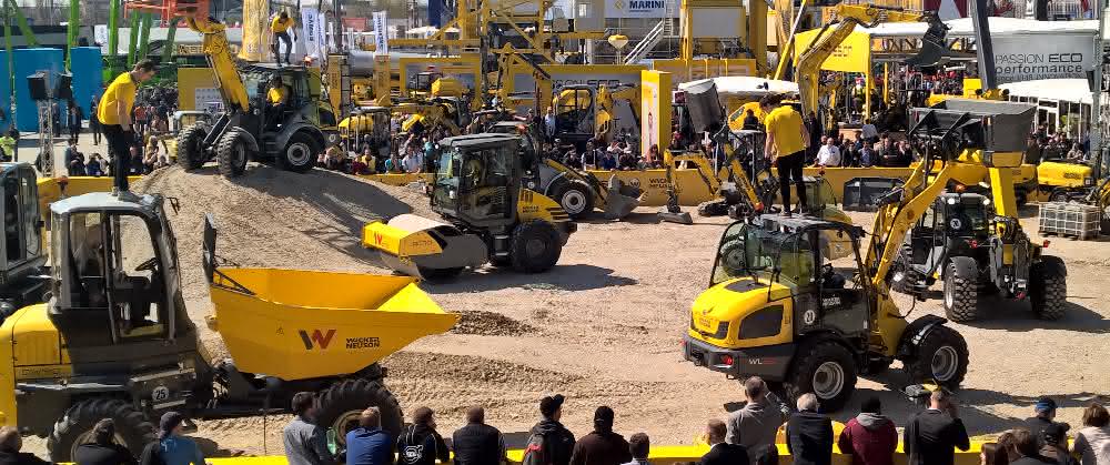 Der Wacker-Neuson-Auftritt bei der bauma 2016. Dieses Jahr steht die zero-emission-Produktfamilie im Mittelpunkt.