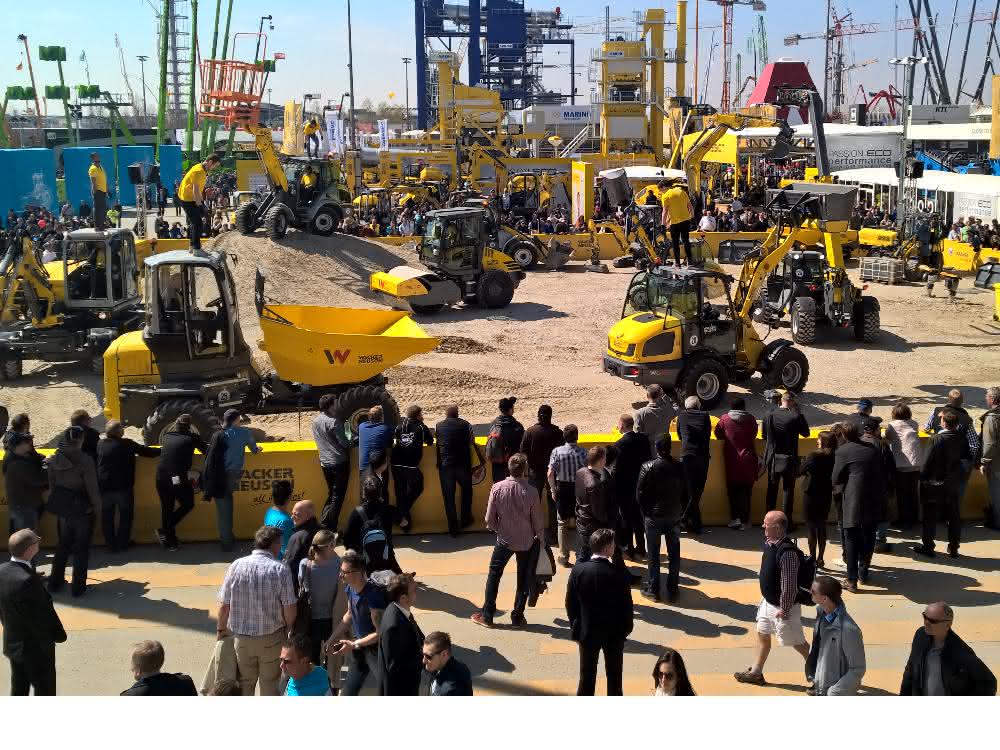 Der Wacker-Neuson-Auftritt bei der bauma 2016. Dieses Jahr steht die zero-emission-Produktfamilie im Mittelpunkt.