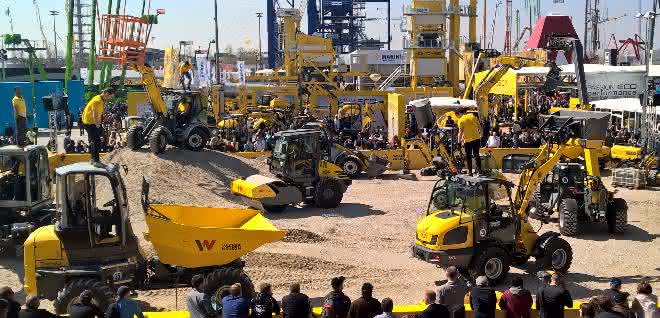 Der Wacker-Neuson-Auftritt bei der bauma 2016. Dieses Jahr steht die zero-emission-Produktfamilie im Mittelpunkt.