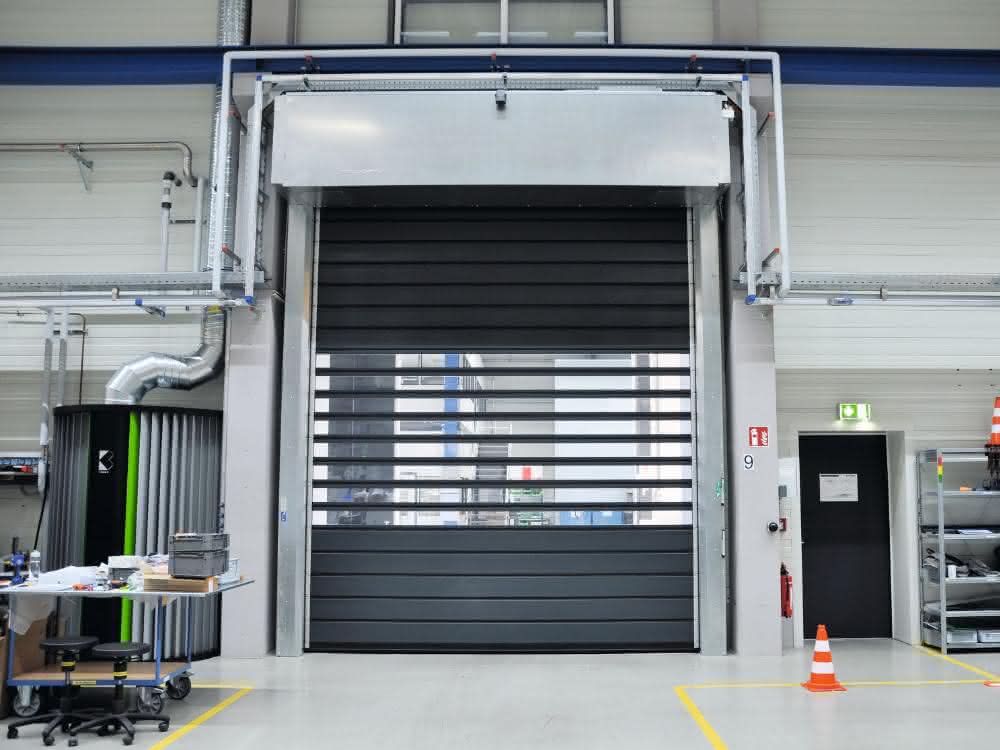 High-speed doors: Close quickly and quietly High-speed doors: Close quickly and quietly