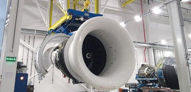 Lifting technology for jet engines: "Ready to take off" - precise lifting of engines Lifting technology for jet engines: "Ready to take off" - precise lifting of engines