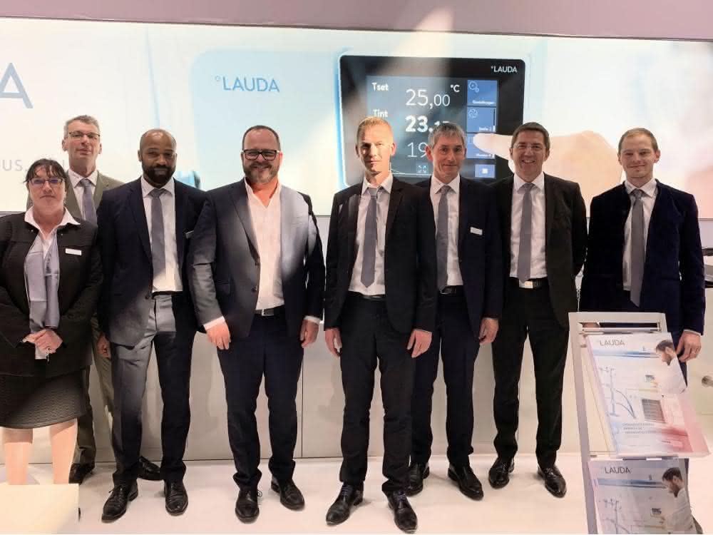 Das Lauda Messeteam rund um den Geschäftsführenden Gesellschafter Dr. Gunther Wobser (mittig) auf der Forum LABO 2019. Das Lauda Messeteam rund um den Geschäftsführenden Gesellschafter Dr. Gunther Wobser (mittig) auf der Forum LABO 2019.