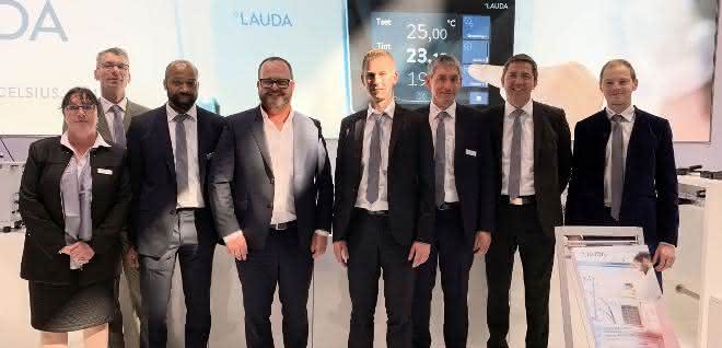 Das Lauda Messeteam rund um den Geschäftsführenden Gesellschafter Dr. Gunther Wobser (mittig) auf der Forum LABO 2019. Das Lauda Messeteam rund um den Geschäftsführenden Gesellschafter Dr. Gunther Wobser (mittig) auf der Forum LABO 2019.