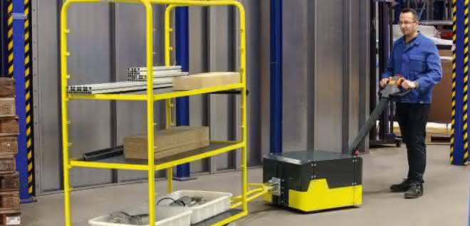Transporting loads efficiently: Mini electric tug for flexible load transportation