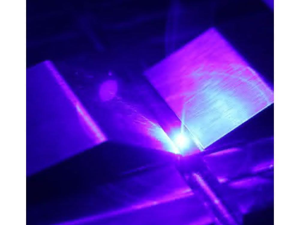Blue cw diode laser with up to 1 kW output power