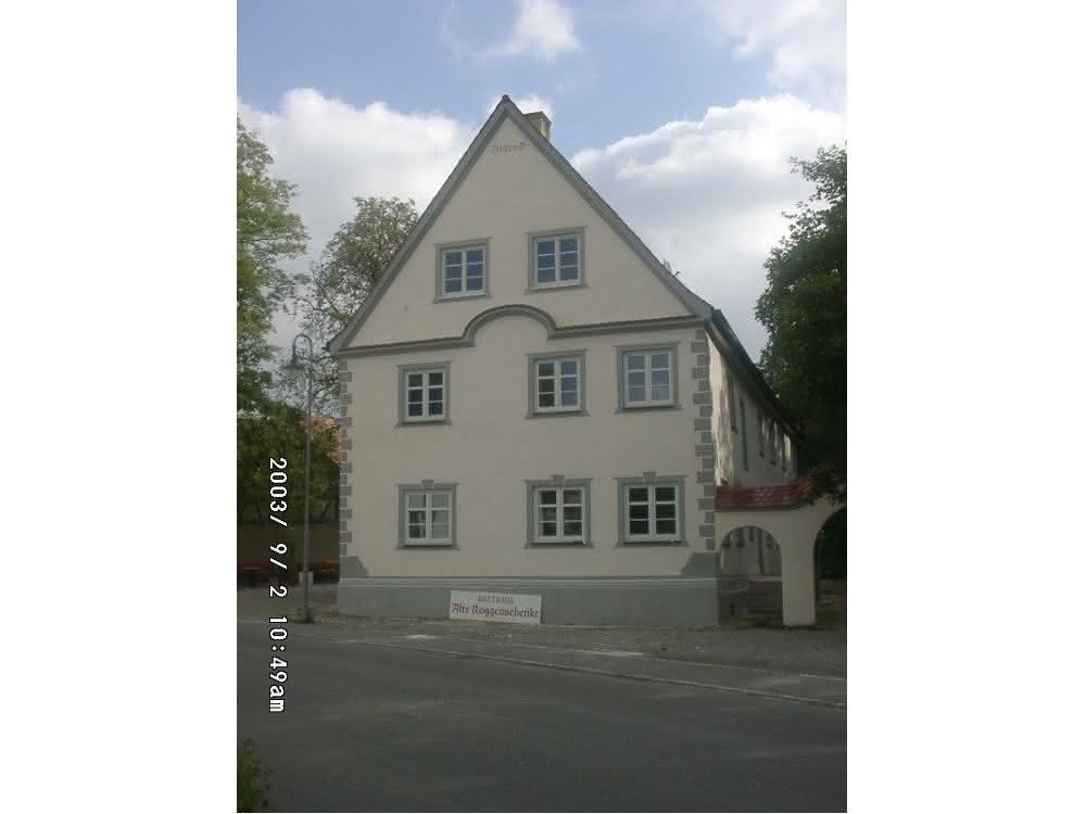 Die „Alte Roggenschenke“ in Roggenburg im Herbst 2003