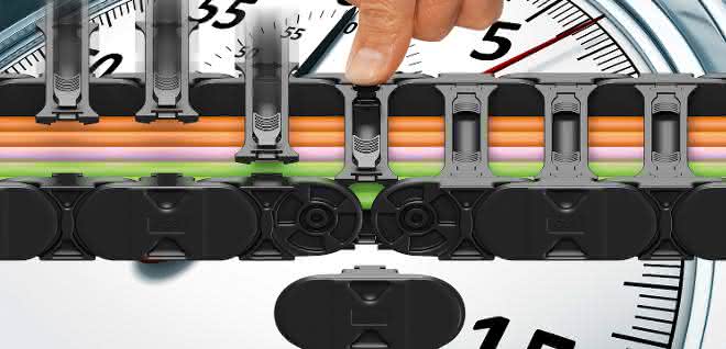 Igus E4Q energy chain Slim, strong, quick to fill: Opening the e-chain without tools