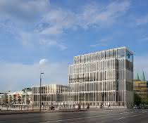 Tragende Sichtbetonfassade bei Kühne + Nagel Tragende Sichtbetonfassade bei Kühne + Nagel