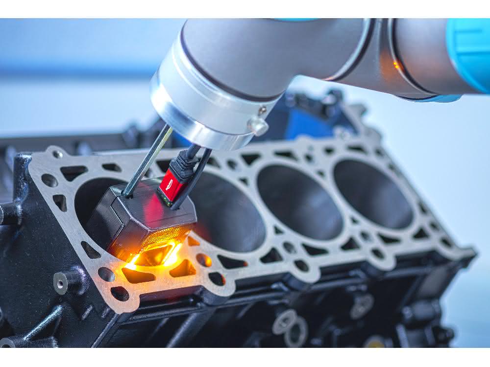 100 percent purity control in production Inline particle detector from Fraunhofer IPM