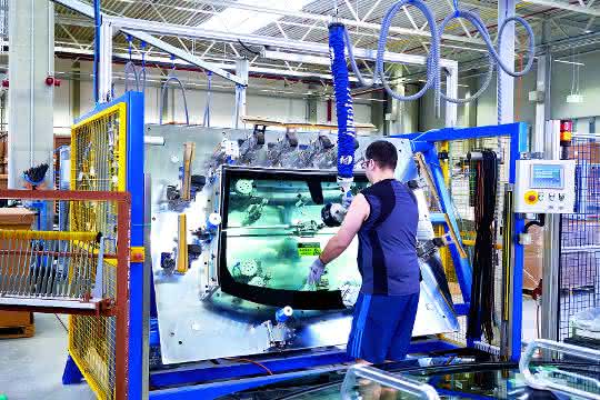 Mehr Ergonomie: Scheiben sicher heben