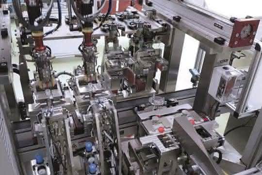 Handlingmodule im „Mixmaster“: Verschlüsse im Drei-Sekunden-Takt Handlingmodule im „Mixmaster“: Verschlüsse im Drei-Sekunden-Takt