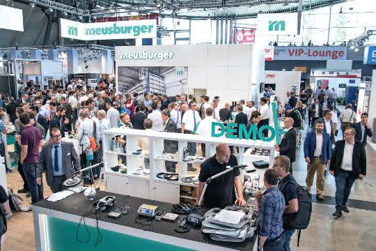 Meusburger zeigt auf der Moulding Expo seinen neuen Konfigurator für Heißkanalformen. Meusburger zeigt auf der Moulding Expo seinen neuen Konfigurator für Heißkanalformen.