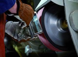 Surface treatment of aluminum