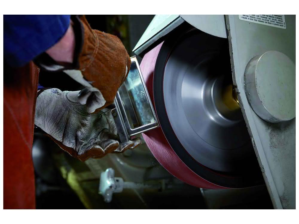 Surface treatment of aluminum