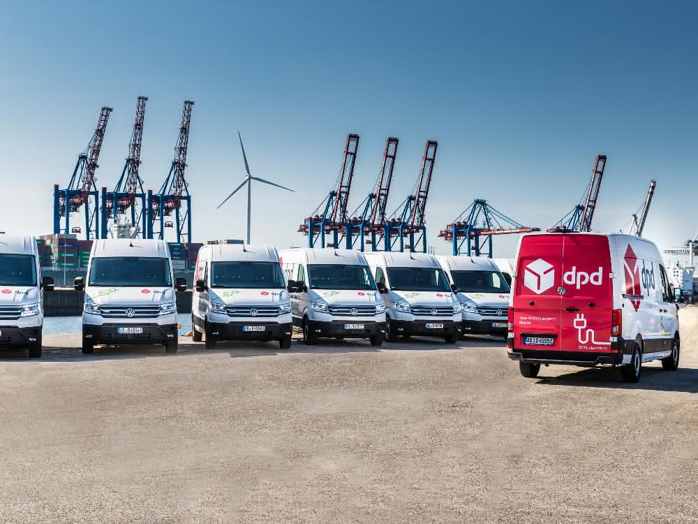 Emissionsfrei Pakete zustellen: Neun VW e-Crafter für DPD