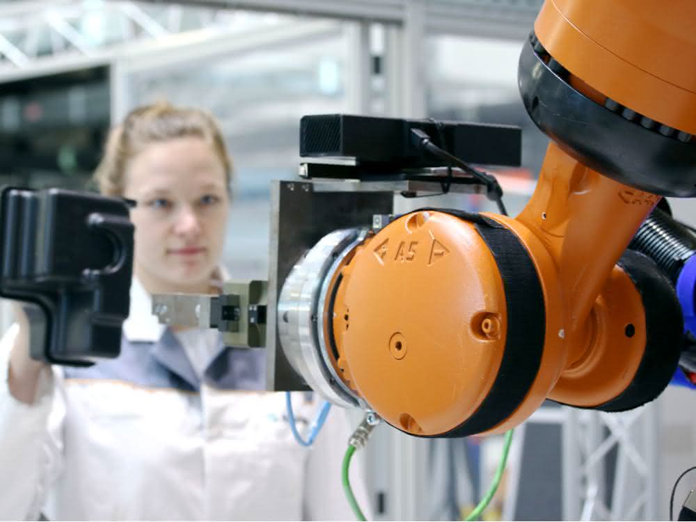 MRK: Robots recognize gestures and facial expressions