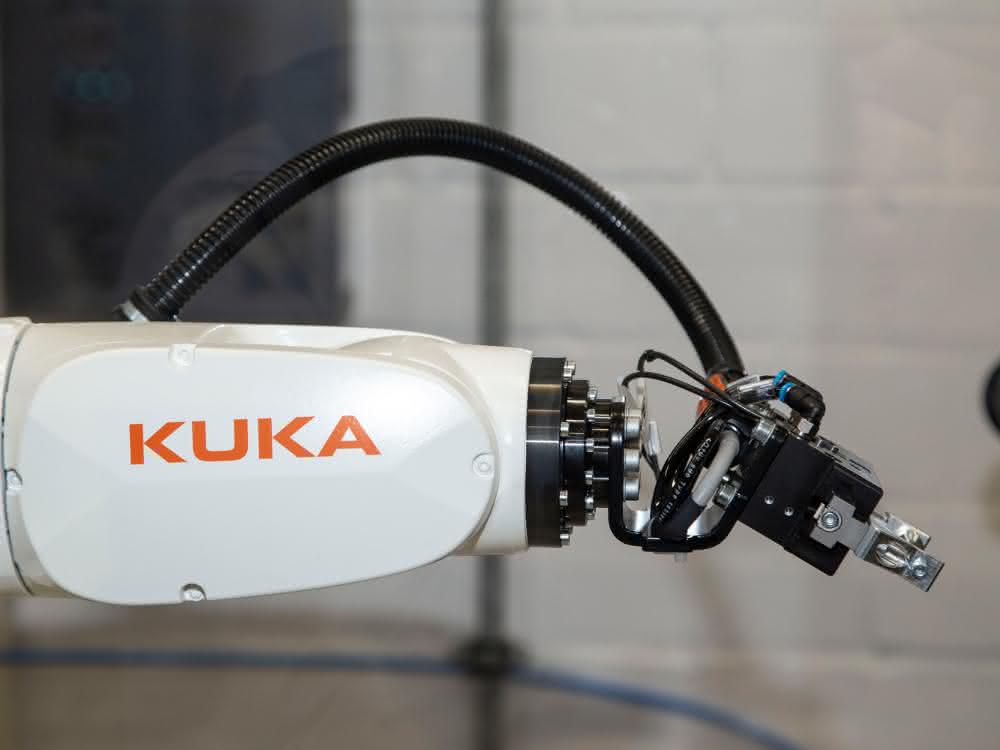 Education: The robot as a fellow student