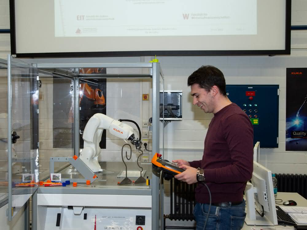Education: The robot as a fellow student