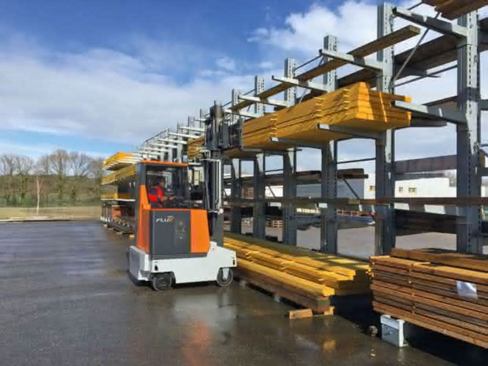 Multidirectional counterbalanced trucks