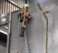 Metal processing: Lever hoists in housing production