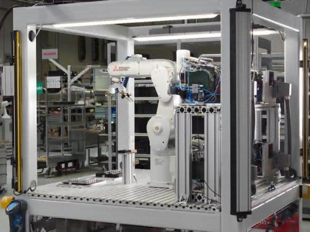 MELFA SafePlus II safety option.