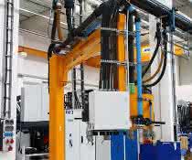 Flexible supply lines for compressed air, cooling water and power current