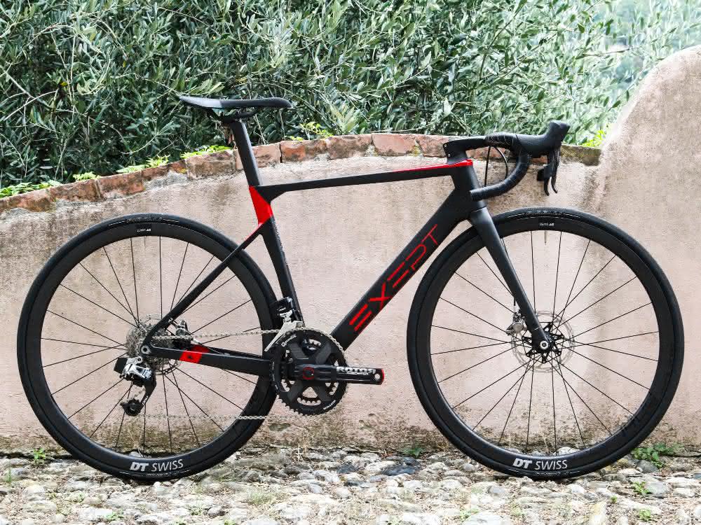 Carbon processing: Tailor-made monocoques for racing bikes