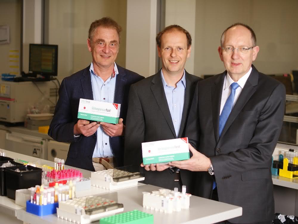 Links: Investor Dr. med. Thomas Lorentz, Mitte: Dr. Stefan Kloth, Geschäftsführer Osteolabs GmbH, Rechts: Carsten Jödicke, Prokurist MBG (Mittelständische Beteiligungsgesellschaft)