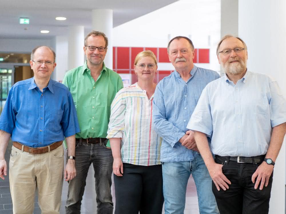 Die beteiligten Forscher aus Magdeburg: Dr. Rainer Pielot, Dr. Michael Kreutz, Prof. Dr. Daniela Dieterich, Dr. Karl-Heinz Smalla und Prof. Dr. Eckart Gundelfinger (v.l.n.r.). Auf dem Bild fehlt Dr. Maria Andres-Alonso.