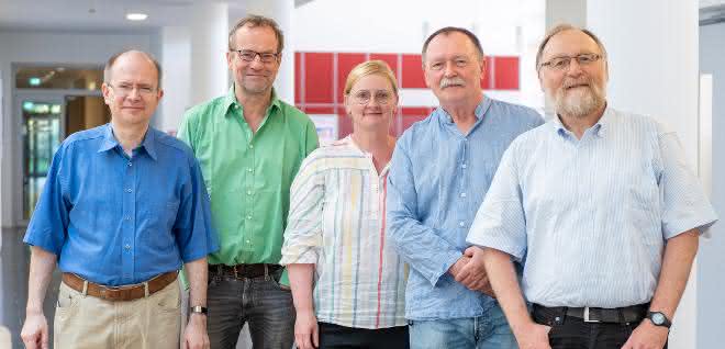 Die beteiligten Forscher aus Magdeburg: Dr. Rainer Pielot, Dr. Michael Kreutz, Prof. Dr. Daniela Dieterich, Dr. Karl-Heinz Smalla und Prof. Dr. Eckart Gundelfinger (v.l.n.r.). Auf dem Bild fehlt Dr. Maria Andres-Alonso.