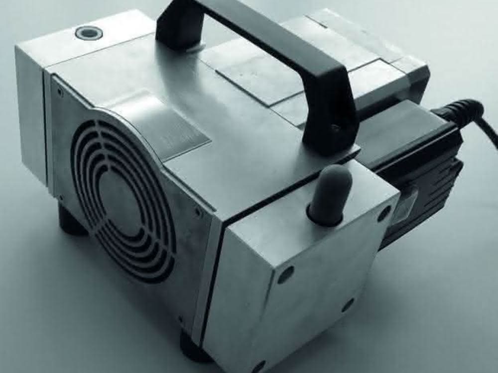 Chemically resistant diaphragm pump
