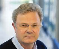 Wolfgang Baumeister, Direktor am Max-Planck-Institut für Biochemie. Wolfgang Baumeister, Direktor am Max-Planck-Institut für Biochemie.