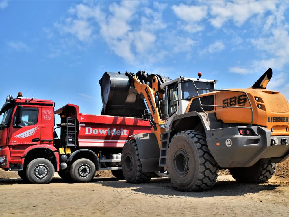Radlader: Liebherr-Radlader L 586 XPower im Recycling-Einsatz