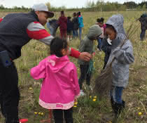 Kids in die Natur bringen und Bäume pflanzen: Aktion der ULT-Niederlassung in den USA Kids in die Natur bringen und Bäume pflanzen: Aktion der ULT-Niederlassung in den USA