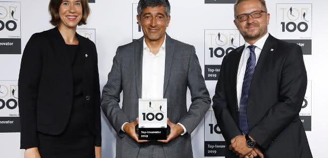 Proxia-Vorstände Julia Klingspor (l.) und Torsten Wenzel (r.) mit Ranga Yogeshwar Klingspor Wenzel