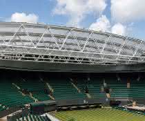 Fassadensanierung der besonderen Art: Verfahrbares Membrandach für Wimbledon Fassadensanierung der besonderen Art: Verfahrbares Membrandach für Wimbledon