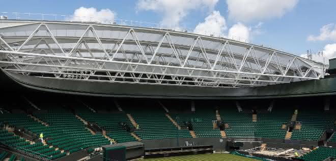 Fassadensanierung der besonderen Art: Verfahrbares Membrandach für Wimbledon