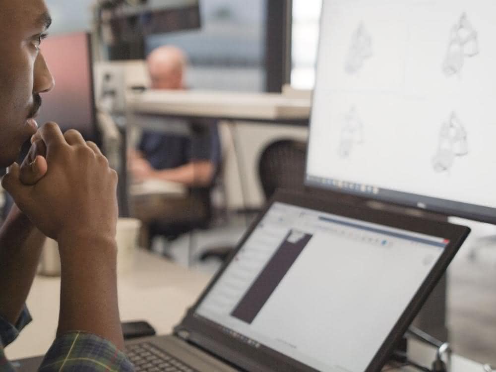 In cooperation with Autodesk, GM developed the first 3D-printed and functionally optimized seat mount Seat bracket