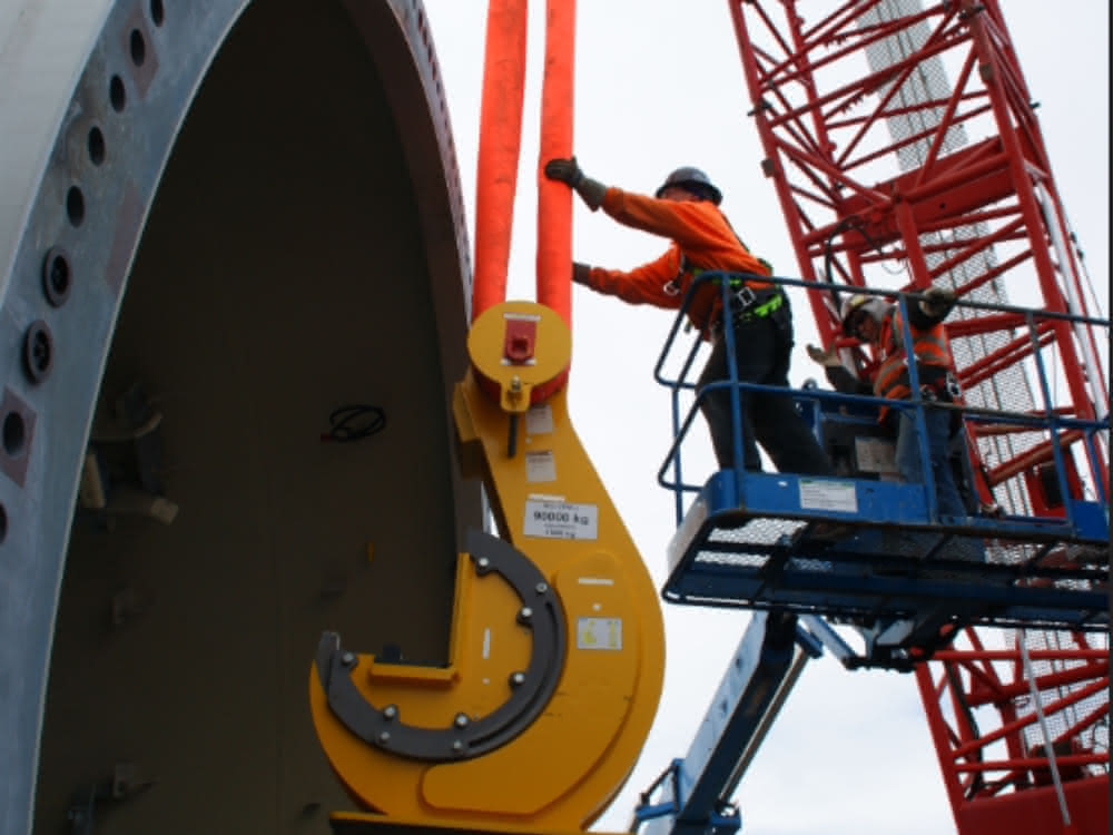 SpanSet Axzion supplies special solutions for the transportation and assembly of large components SpanSet Axzion